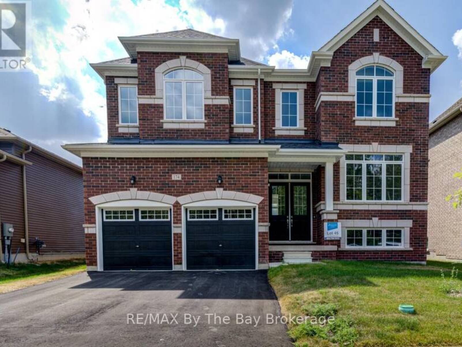 174 MAPLESIDE DRIVE, Wasaga Beach, Ontario L9Z 0L4