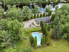183 SANTAS VILLAGE ROAD Bracebridge Ontario, P1L 1W8