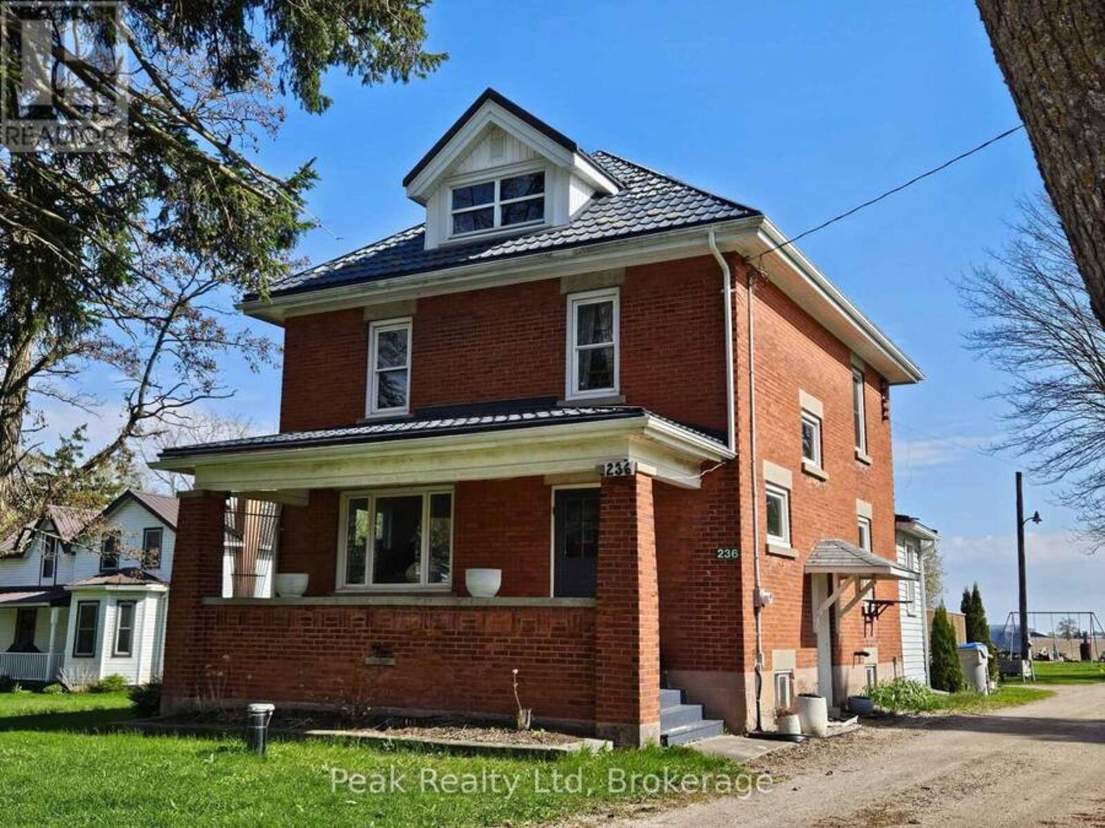 236 HURON ROAD, Perth South, Ontario N0K 1X0