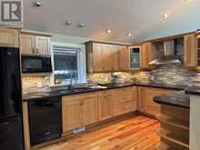 2 LESLIE DRIVE W | Bracebridge Ontario | Slide Image Thirty-eight