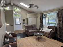 2 LESLIE DRIVE W | Bracebridge Ontario | Slide Image Forty