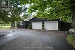 2 LESLIE DRIVE W | Bracebridge Ontario | Slide Image Two