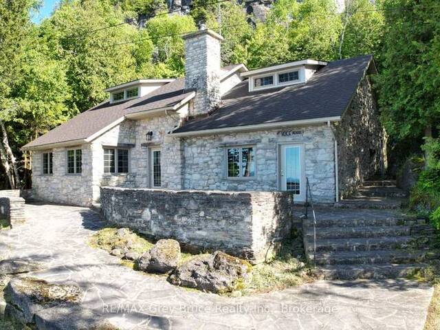 130 SOUTH SHORE ROAD Lion's Head Ontario, N0H 1W0 - 4 Bedrooms Waterfront Home For sale