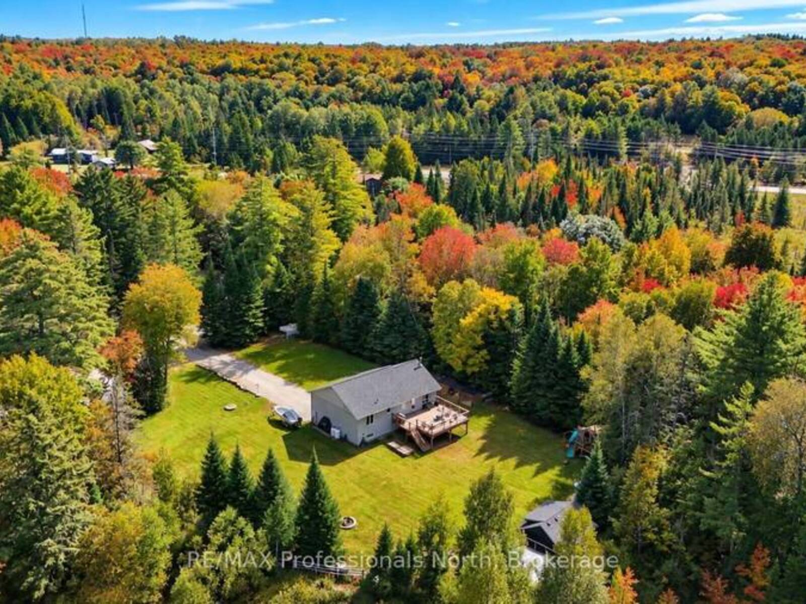 79 MAINHOOD ROAD, Huntsville, Ontario P0B 1M0
