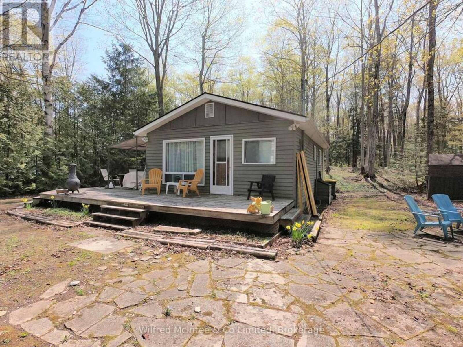 210 THOMPSON AVENUE, Sauble Beach, Ontario N0H 2G0