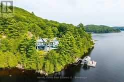 800 BIG ISLAND | Huntsville Ontario | Slide Image Ten