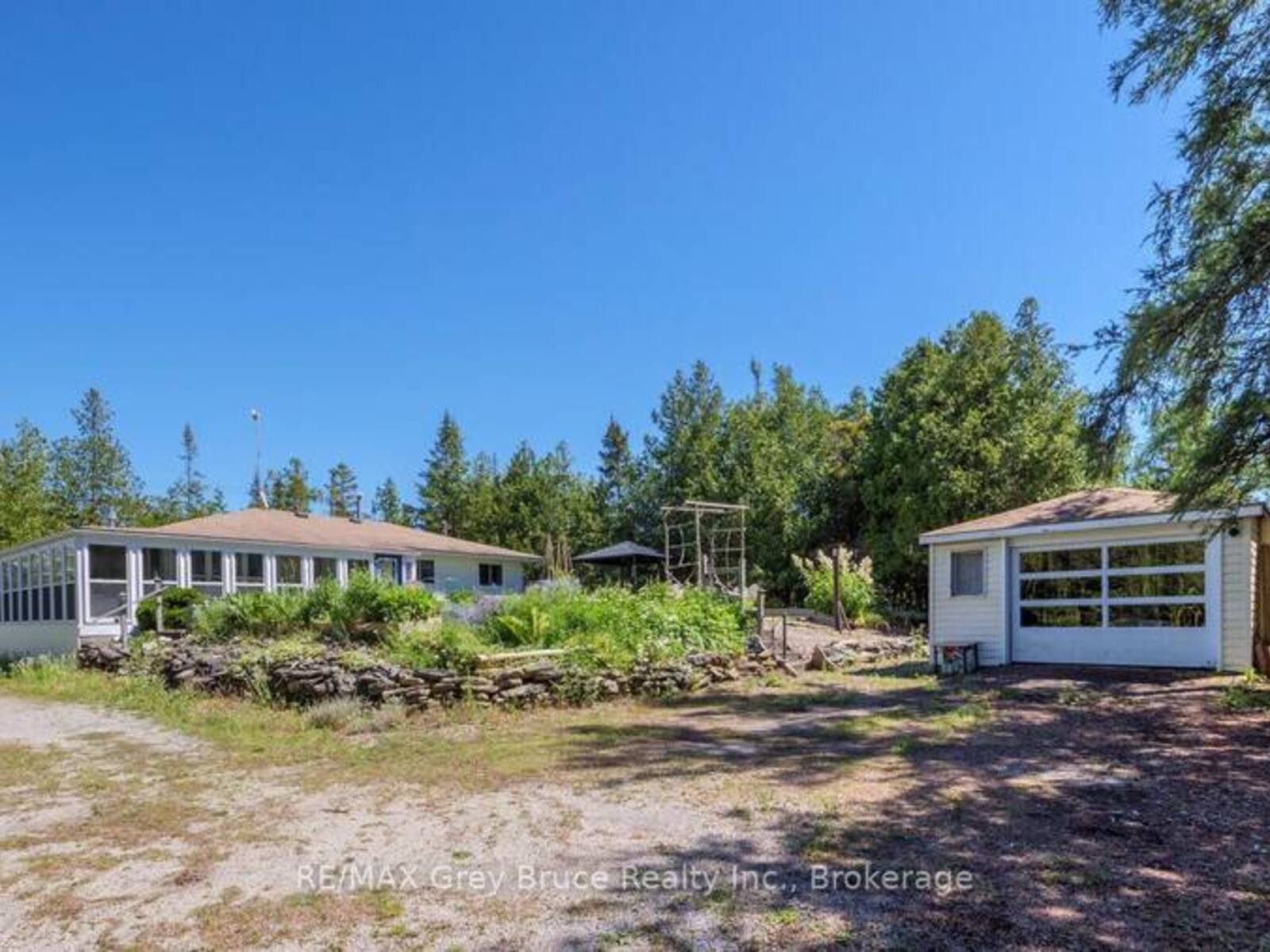 1034 DORCAS BAY ROAD, Tobermory, Ontario N0H 2R0