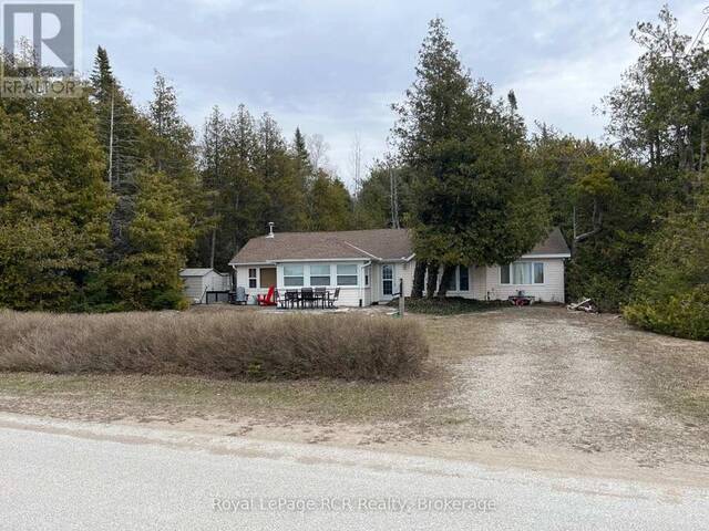 1371 2ND AVENUE Southampton Ontario, N0H 2L0 - 4 Bedrooms Home For Sale