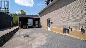571 MUSKOKA ROAD N | Gravenhurst Ontario | Slide Image Two