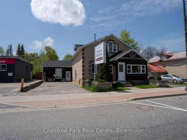 571 MUSKOKA ROAD N Gravenhurst Ontario, P1P 1E7 - 3 Bedrooms Home For Sale