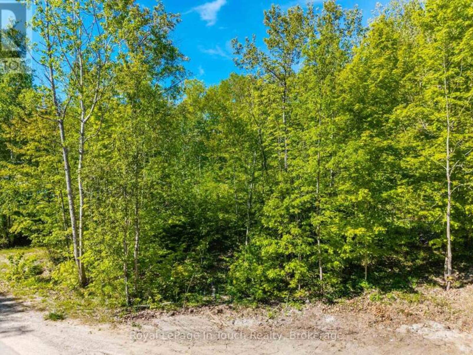 1536 CHAMPLAIN ROAD, Tiny, Ontario L9M 0C1