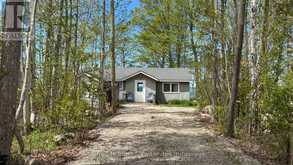 629 BRUCE ROAD 13 ROAD | Southampton Ontario | Slide Image Three