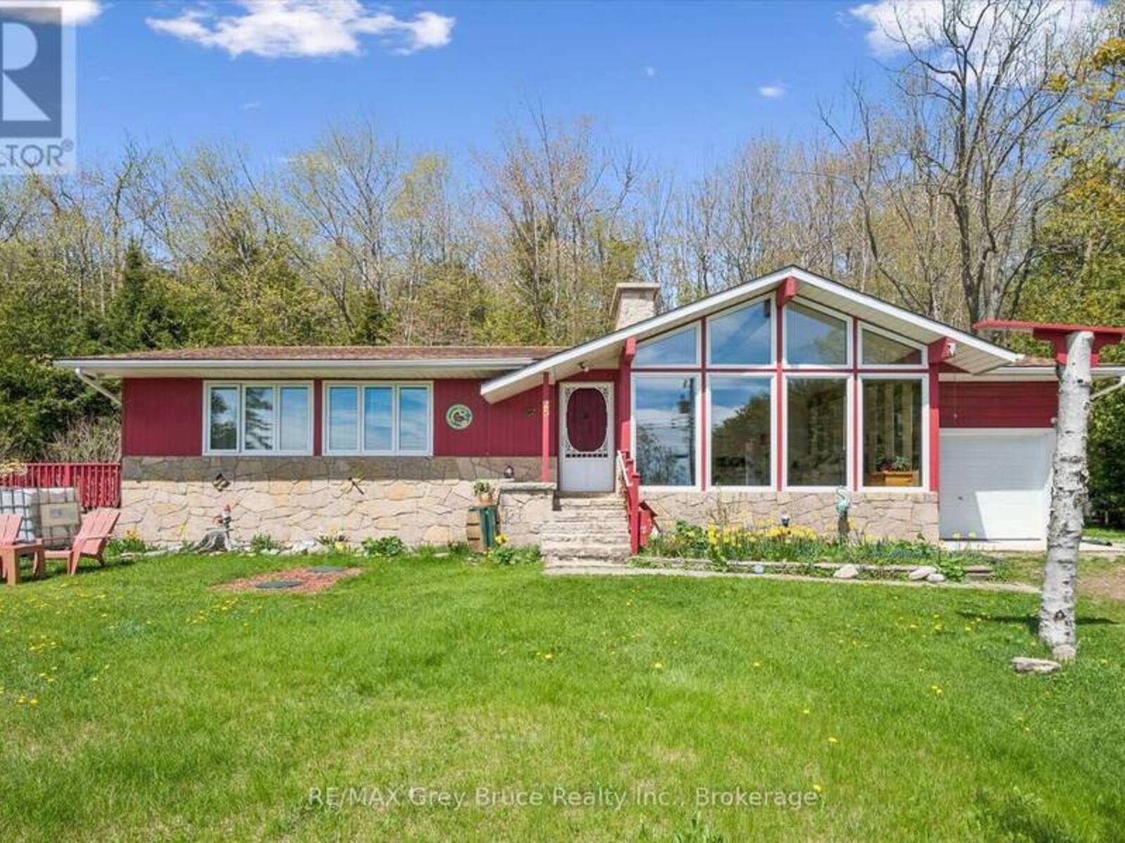 25 SHORELINE DRIVE, Miller Lake, Ontario N0H 1Z0