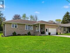 17 BROWN STREET N Minto Ontario, N0G 1M0