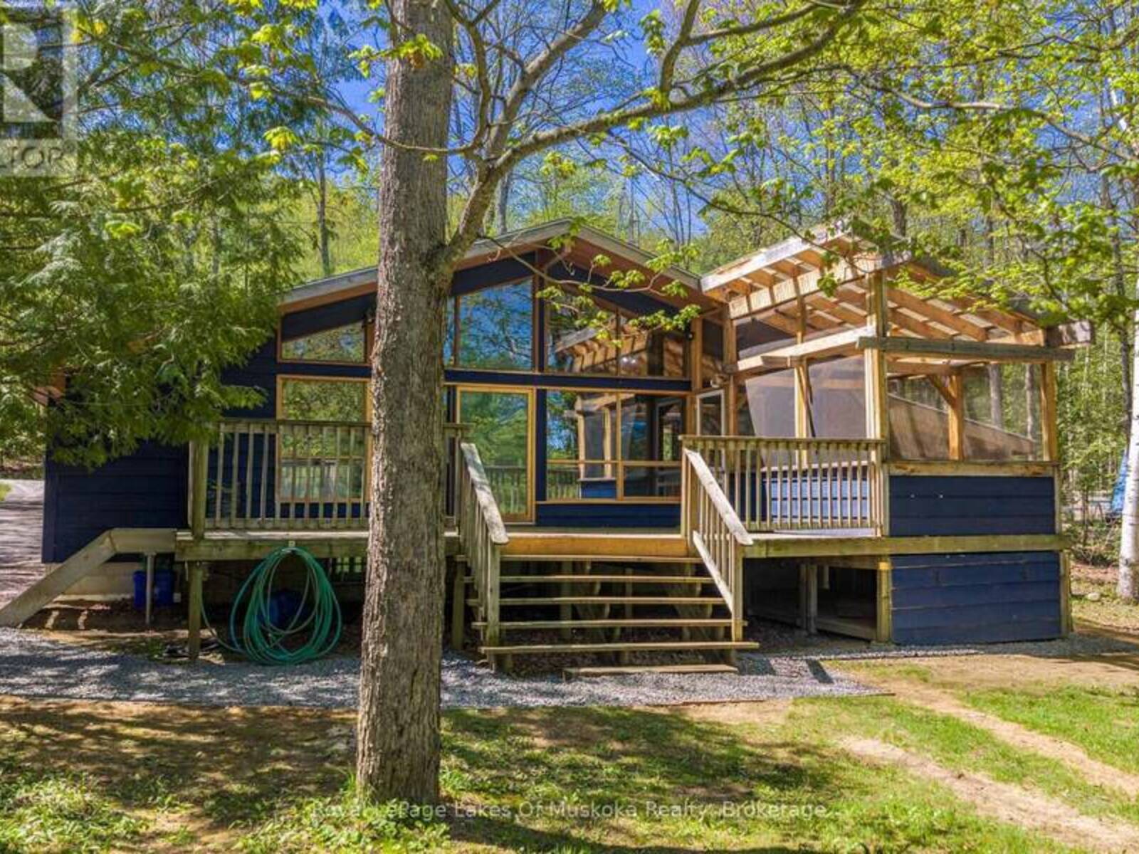 1213 SHERWOOD FOREST ROAD, Bracebridge, Ontario P1L 1X3