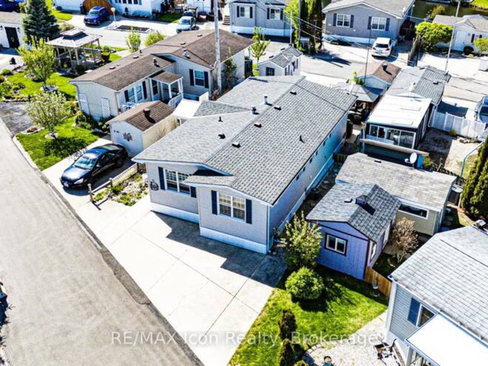 11 HEMLOCK CRESCENT, Puslinch, Ontario N0B 2J0