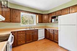 117 RIVERSIDE DRIVE E | Haliburton Ontario | Slide Image Fifteen