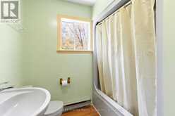 117 RIVERSIDE DRIVE E | Haliburton Ontario | Slide Image Thirty-three
