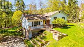 117 RIVERSIDE DRIVE E | Haliburton Ontario | Slide Image Three