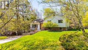 117 RIVERSIDE DRIVE E | Haliburton Ontario | Slide Image Five