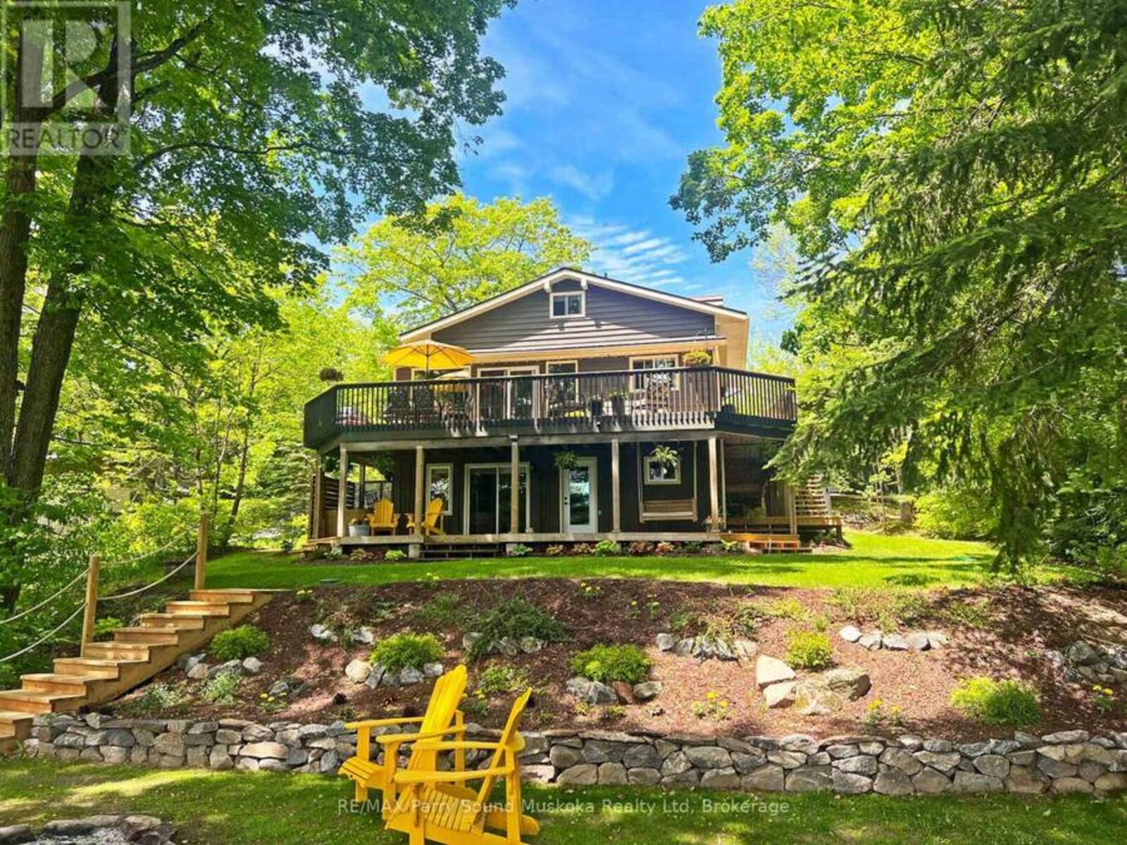 13 PENINSULA SHORES ROAD E, McDougall, Ontario P2A 2W7