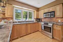 24 SOUTH MUSKOKA DRIVE | Bracebridge Ontario | Slide Image Seventeen