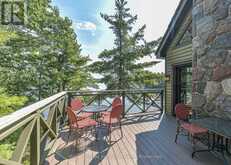 4 IS 2075 ARTHUR ISLAND, GEORGIAN BAY | Honey Harbour Ontario | Slide Image Twenty-two