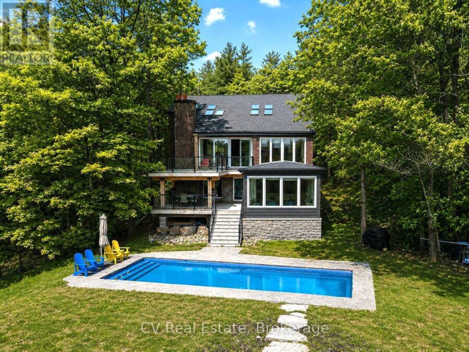 1030 S SUNSET BAY RD, Gravenhurst, Ontario P1P 1R2