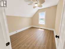 595 9TH STREET | Hanover Ontario | Slide Image Ten