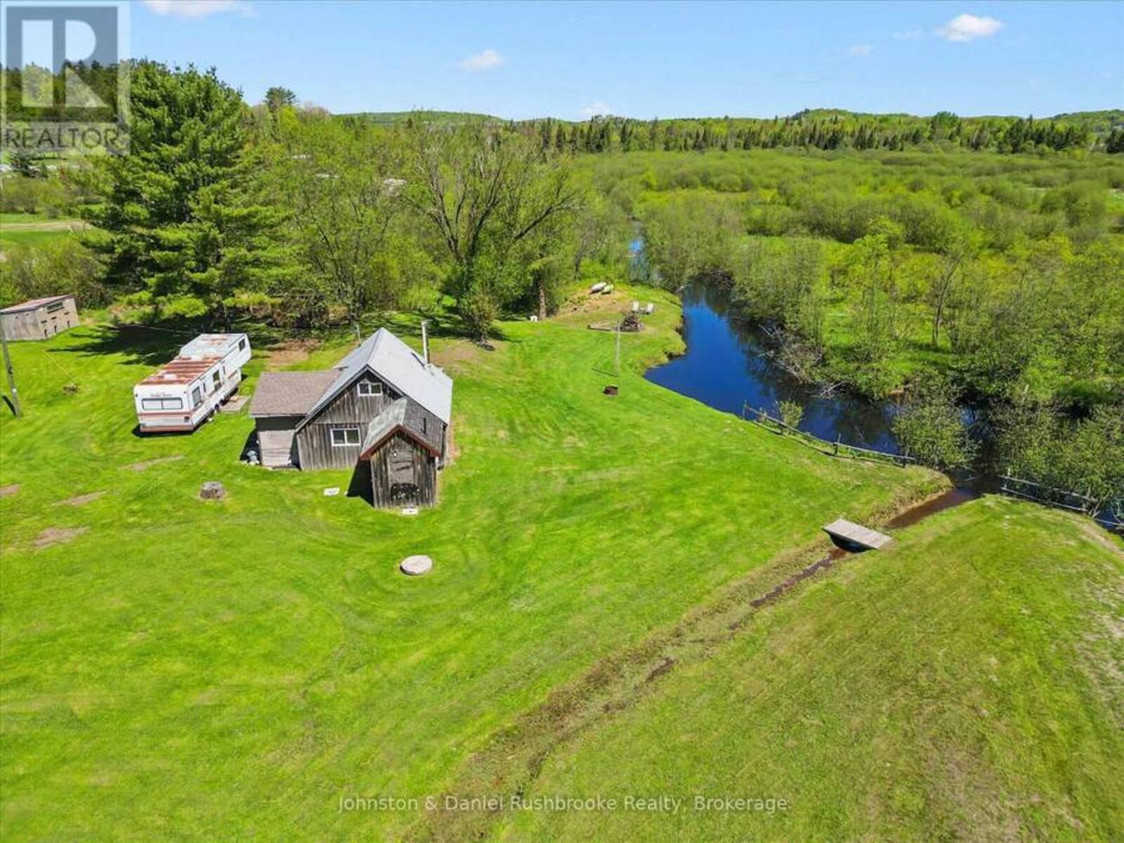 68 ROWANWOOD ROAD, Huntsville, Ontario P0B 1M0