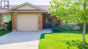 11 BAYFIELD MEWS LANE | Bayfield Ontario | Slide Image Four