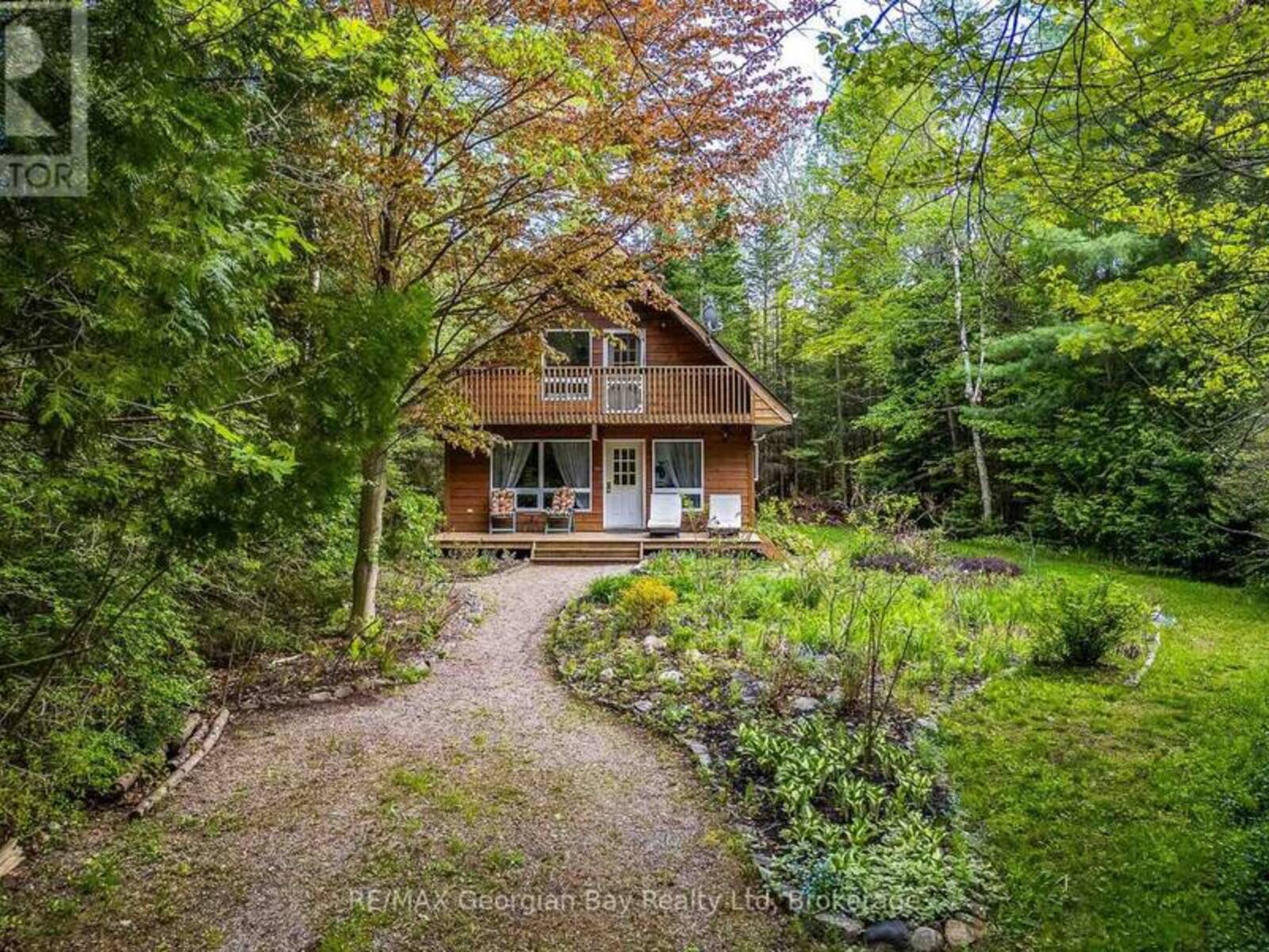 2 RIDOUT COURT, Tiny, Ontario L0L 2J0