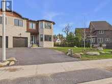 181 ANGLO STREET | Bracebridge Ontario | Slide Image Two
