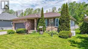 48 BRICK POND ROAD | Coldwater Ontario | Slide Image Two