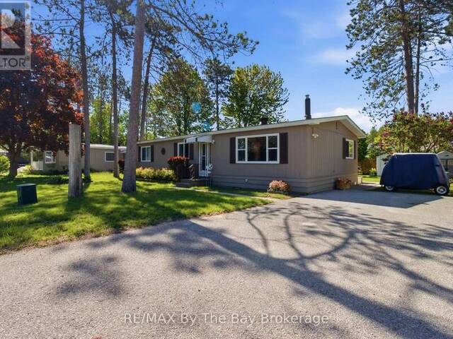 3 GOLF AVENUE Wasaga Beach Ontario, L9Z 1K2 - 2 Bedrooms Home For Sale