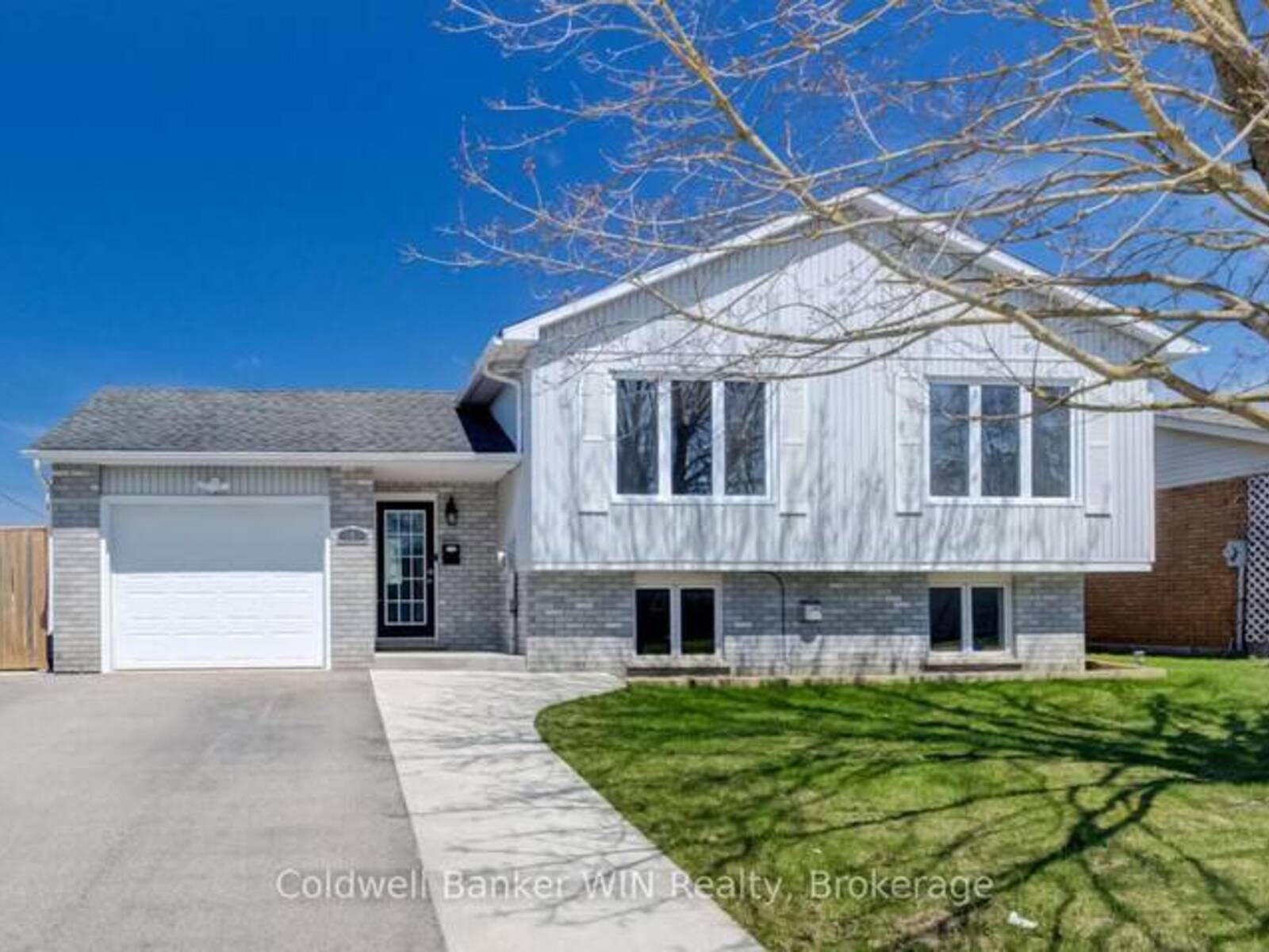 103 MELISSA CRESCENT, Mount Forest, Ontario N0G 2L3