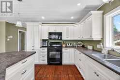 438 ROSS STREET | Lucknow Ontario | Slide Image Twenty