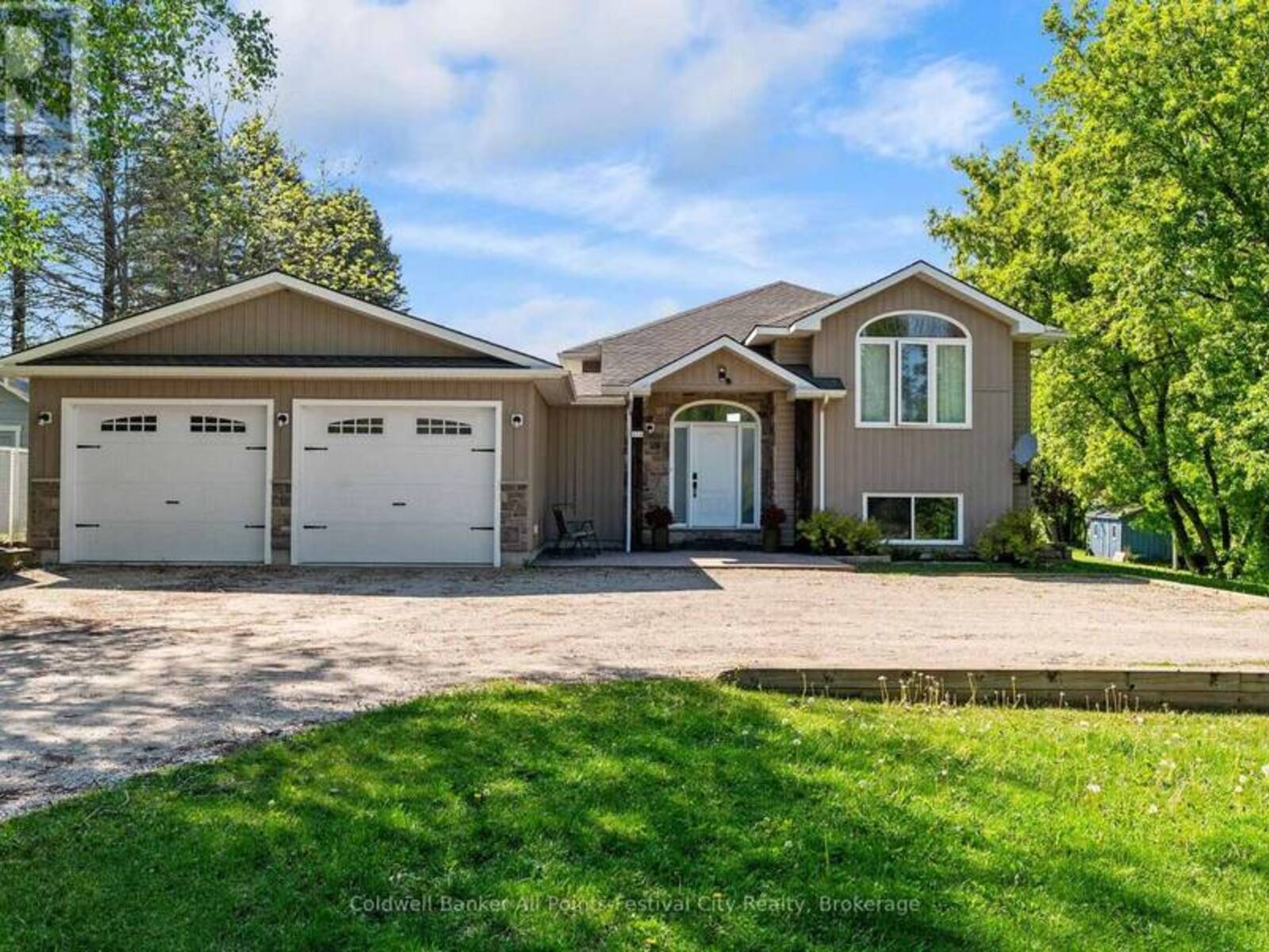 438 ROSS STREET, Lucknow, Ontario N0G 2H0