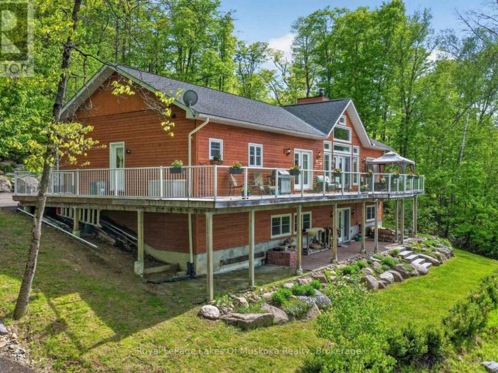 400 MARKLES ROAD, Huntsville, Ontario P1H 0J1