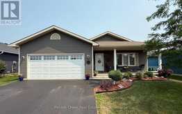 24 HURON HEIGHTS DRIVE | Goderich Ontario | Slide Image One