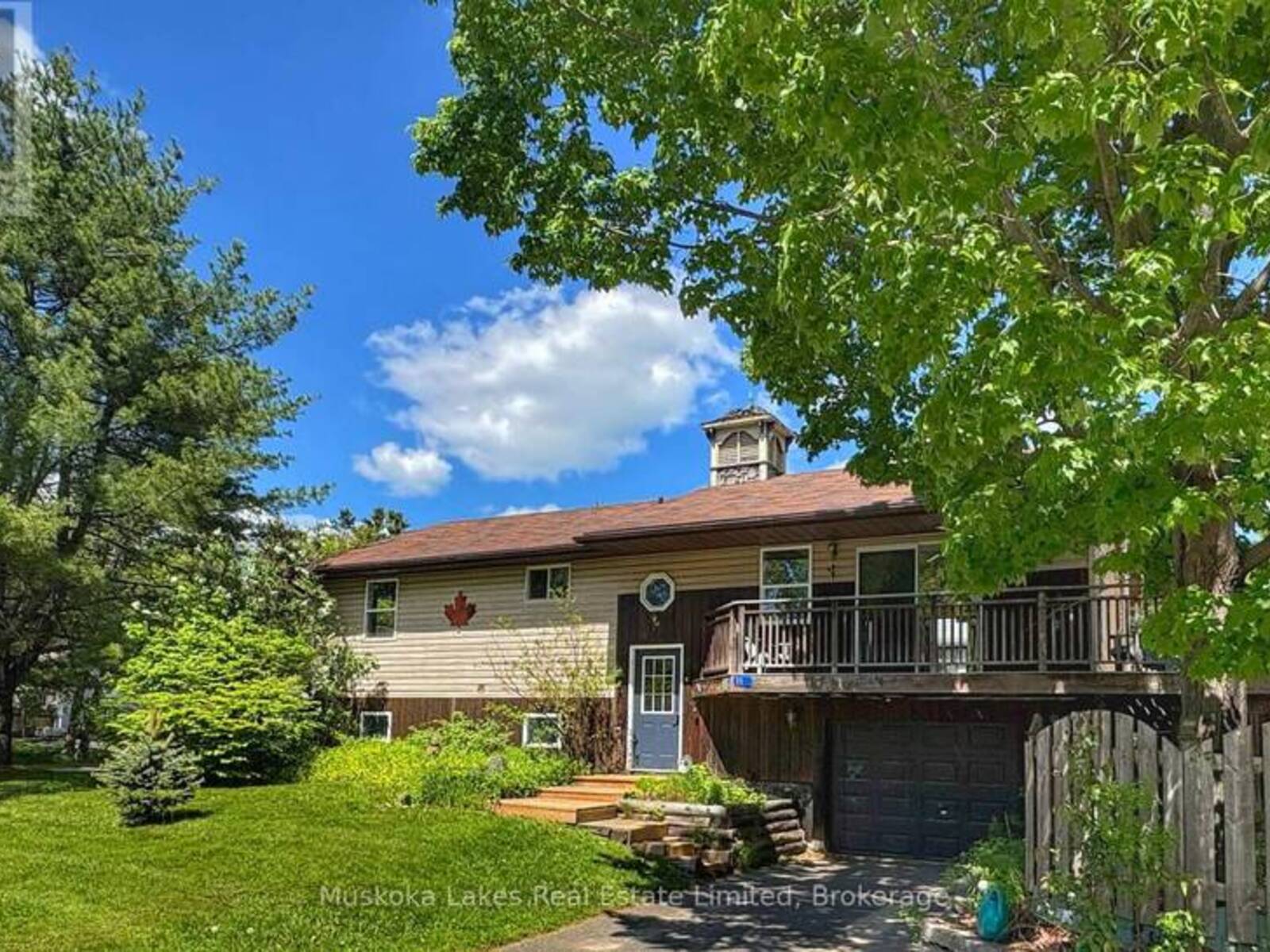 11 HARRIS STREET, Port Carling, Ontario P0B 1J0