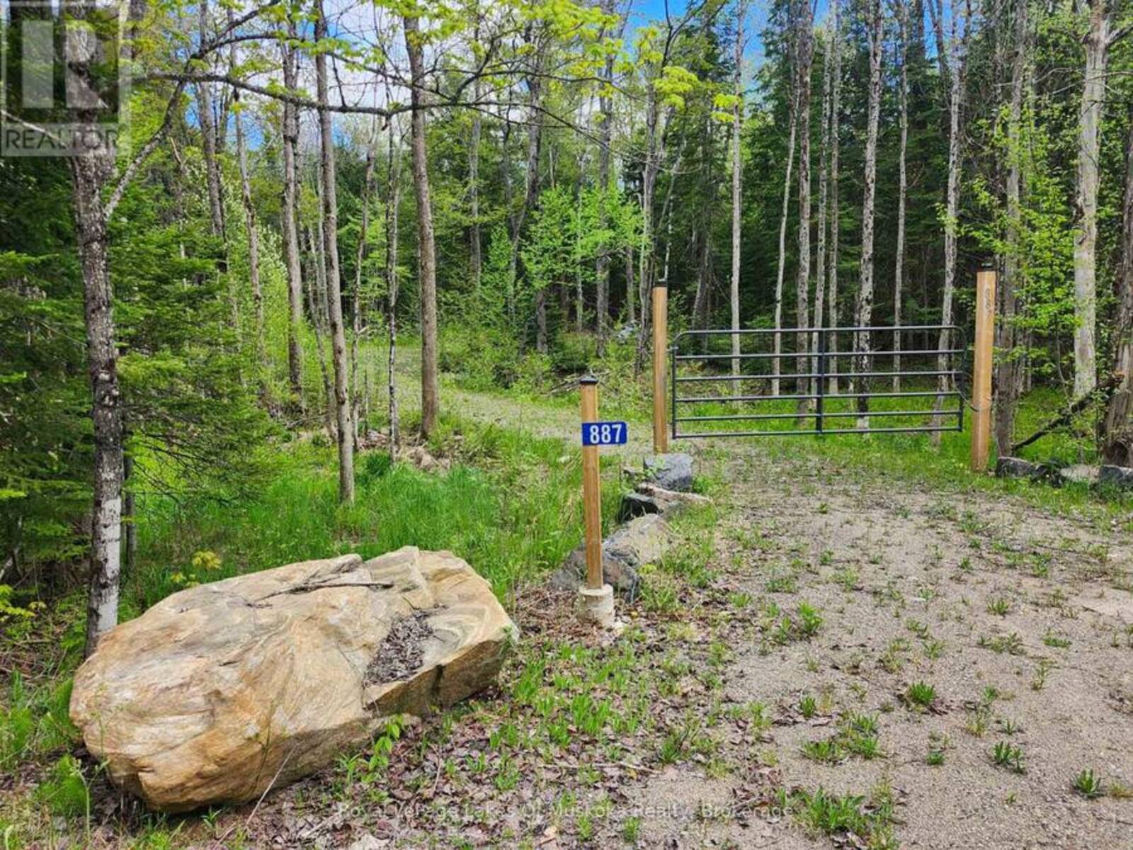 887 STAR LAKE ROAD, Emsdale, Ontario P0A 1J0