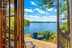 26 TAYLOR ISLAND 26LM | Gravenhurst Ontario | Slide Image Seven