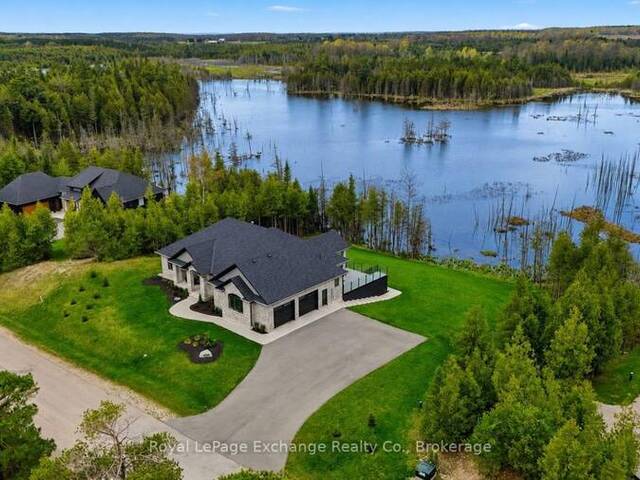 150 LOUISE CREEK CRESCENT West Grey Ontario, N0G 1S0 - 5 Bedrooms Waterfront Home For sale