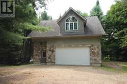 1082 GREEN LAKE ROAD | Haliburton Ontario | Slide Image Three