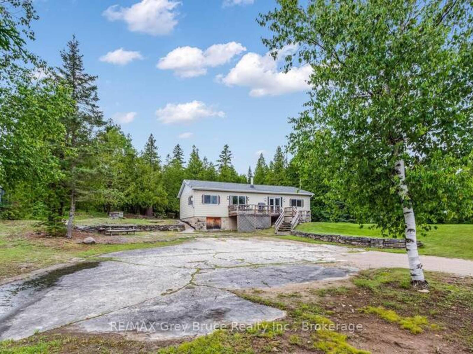 68 TAMARAC ROAD, Northern Bruce Peninsula, Ontario N0H 2M0