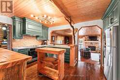 893 RELATIVE ROAD | Magnetawan Ontario | Slide Image Ten