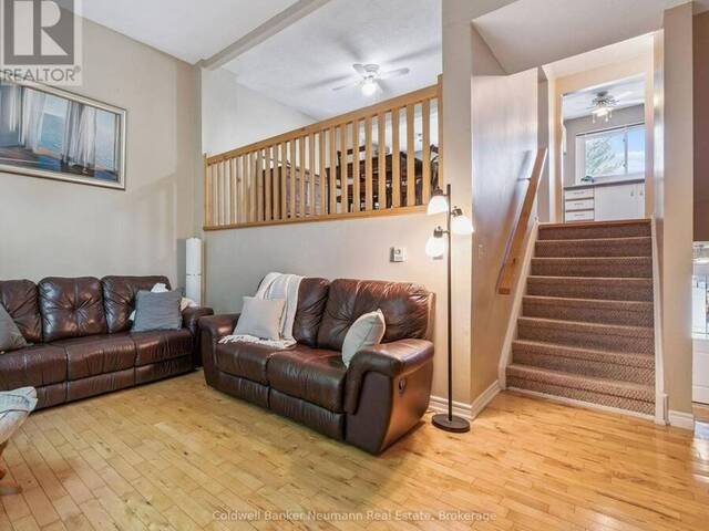 2 - 2 WORTON AVENUE Guelph Ontario, N1H 7C5 - 3 Bedrooms Condo For Sale