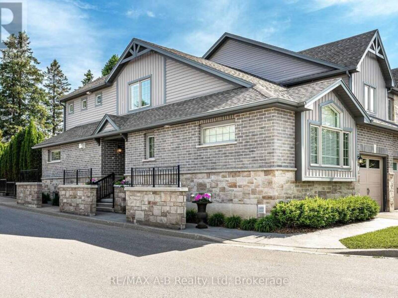11 - 55 HARRISON STREET, Stratford, Ontario N5A 0C9