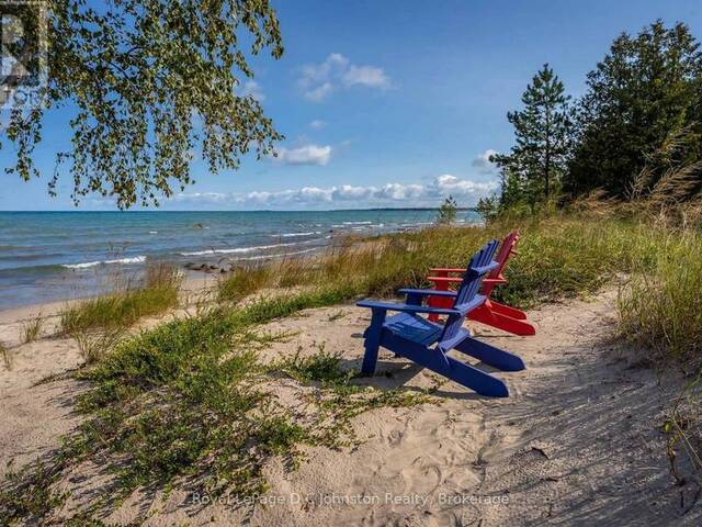 103 SAUGEEN BEACH ROAD Port Elgin Ontario, N0H 2C5 - 3 Bedrooms Waterfront Home For sale